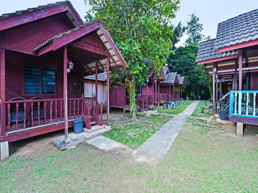 Oyo 90620 Mahseer Chalet Hotel Kuala Tahan Exterior photo