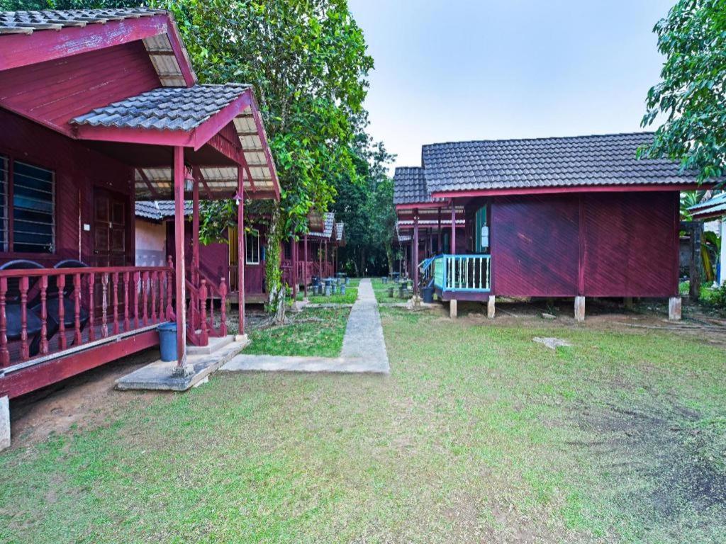 Oyo 90620 Mahseer Chalet Hotel Kuala Tahan Exterior photo