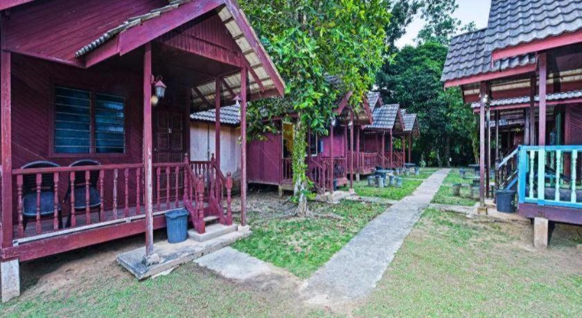 Oyo 90620 Mahseer Chalet Hotel Kuala Tahan Exterior photo